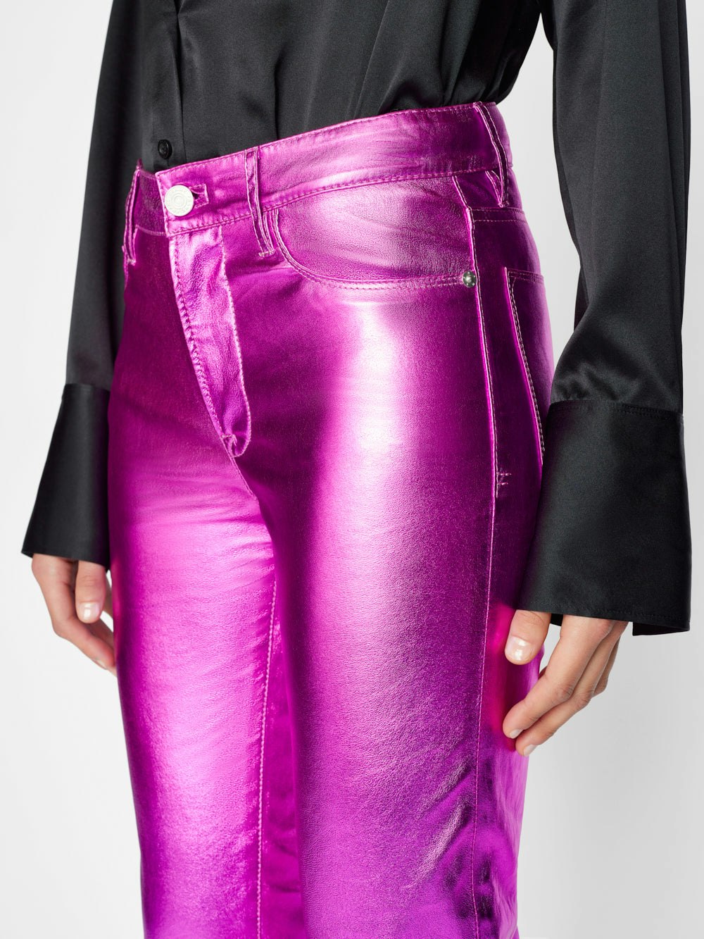 pant crop in front view alt:size